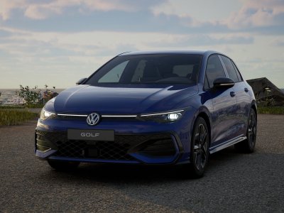 Auto Volkswagen Golf 2.0 tdi r-line plus 150cv dsg nuova in vendita presso concessionaria Fratelli Giacomel a 42.900 &euro; - foto numero 1