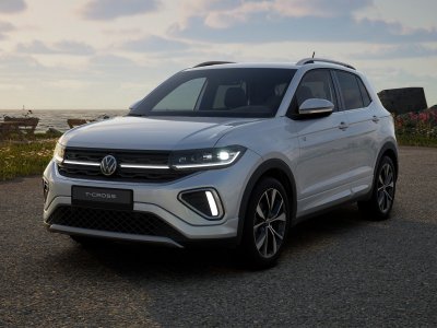 Auto Volkswagen T-Cross 1.0 tsi r-line plus 115cv nuova in vendita presso concessionaria Fratelli Giacomel a 30.400 &euro; - foto numero 1