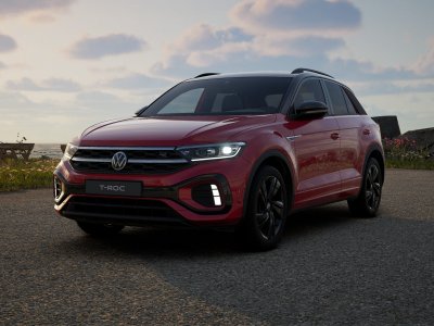 Auto Volkswagen T-Roc 1.0 tsi r-line plus 115cv nuova in vendita presso concessionaria Fratelli Giacomel a 34.000 &euro; - foto numero 1