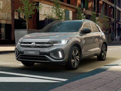 Auto Volkswagen T-Roc 1.0 tsi r-line plus 115cv nuova in vendita presso concessionaria Fratelli Giacomel a 33.400 &euro; - foto numero 1