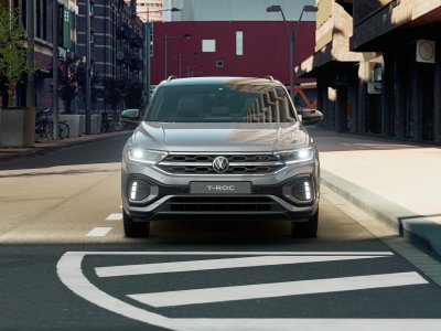 Auto Volkswagen T-Roc 1.0 tsi r-line plus 115cv nuova in vendita presso concessionaria Fratelli Giacomel a 33.400 &euro; - foto numero 2