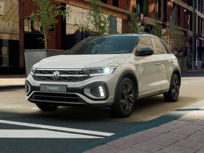 Auto Volkswagen T-Roc 1.0 tsi r-line plus 115cv nuova in vendita presso concessionaria Fratelli Giacomel a 33.400 &euro; - foto numero 1