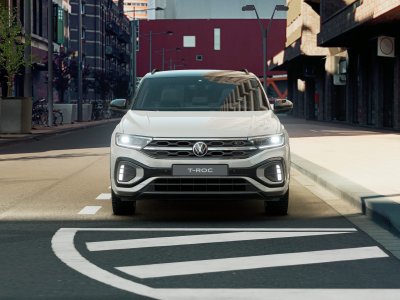 Auto Volkswagen T-Roc 1.0 tsi r-line plus 115cv nuova in vendita presso concessionaria Fratelli Giacomel a 33.400 &euro; - foto numero 2