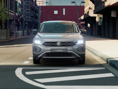 Auto Volkswagen T-Roc 1.0 tsi sport 115cv nuova in vendita presso concessionaria Fratelli Giacomel a 31.400 &euro; - foto numero 2